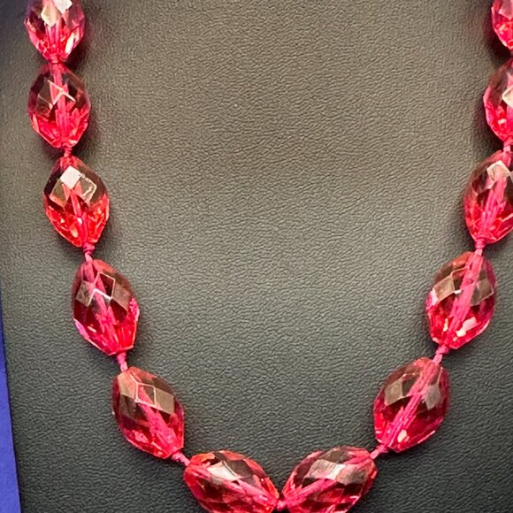 Sparkly Red Faceted Hand-Knotted Glass Bead Necklace – Christmas Accessory - Picture 4 of 13